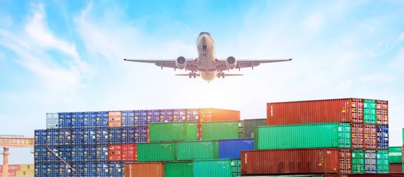 Transporte aéreo e marítimo